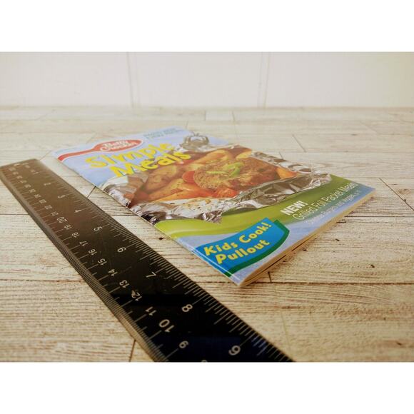 Betty Crocker Cookbook Simple Meals #164 July/August 2000 Paperback w/pullout - Picture 12 of 13